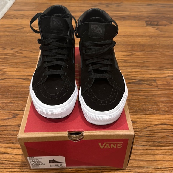 Limited Edition Vans SK8- Hi 7.5w/6.0m - Picture 2 of 5
